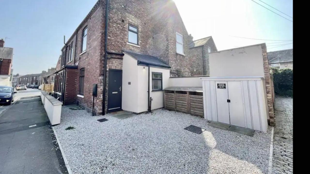 Townhouse With Private Parking Villa York Luaran gambar